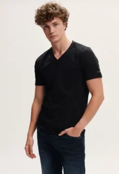 Base V-neck T-shirt