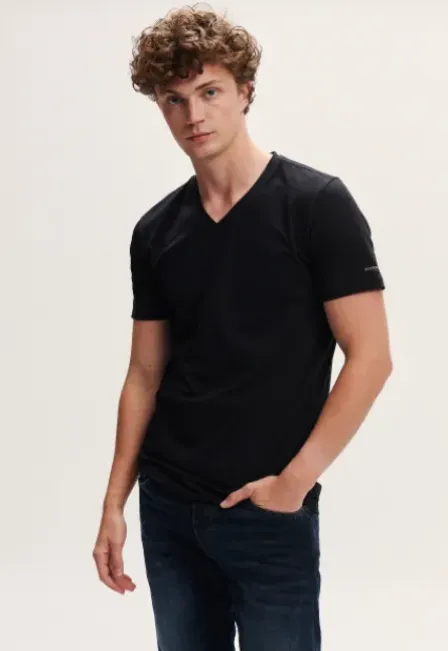Base V-neck T-shirt