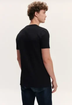 Base V-neck T-shirt