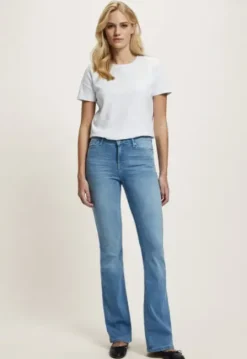 Celsi Flare Jeans