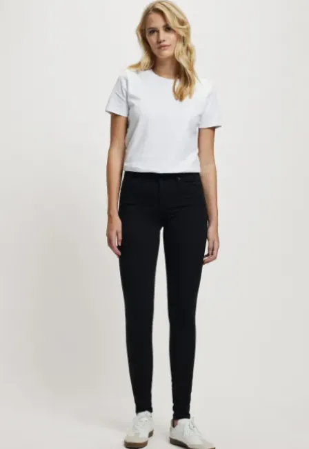 Celsi Super Skinny Jeans