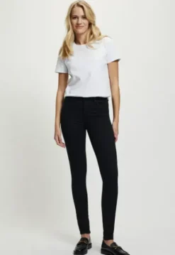 Celsi Super Skinny Jeans
