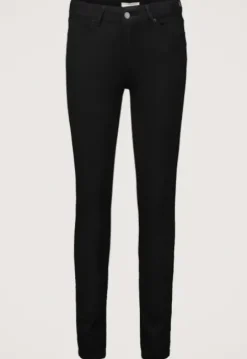 Celsi Super Skinny Jeans