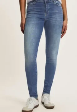 Celsi Super Skinny Jeans
