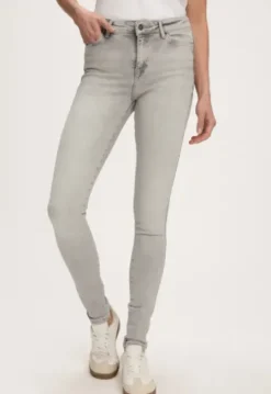Celsi Super Skinny Jeans