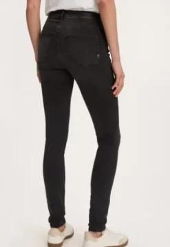 Celsi Super Skinny Jeans