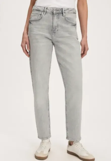 Cinna Slim Tapered Jeans