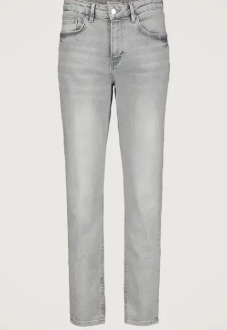 Cinna Slim Tapered Jeans