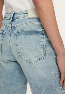 Cinna Slim Tapered Jeans