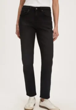 Cinna Slim Tapered Jeans