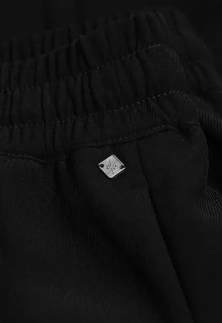 Farah Broek
