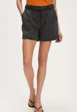 Fayen Short