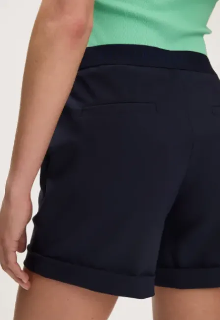 Finou Short