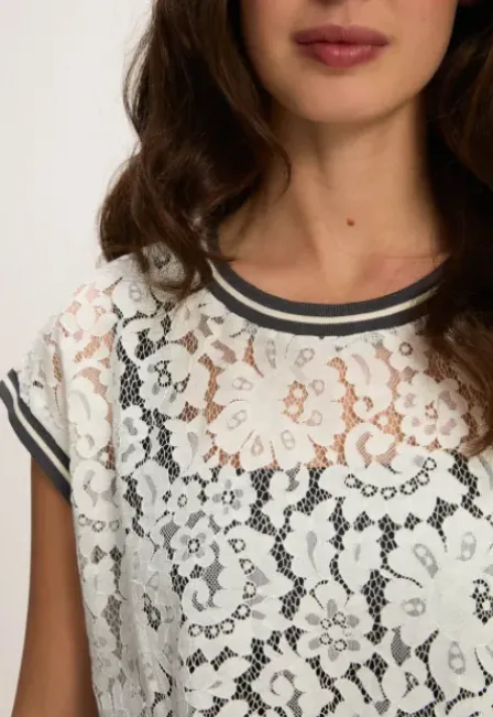 Kleo T-shirt