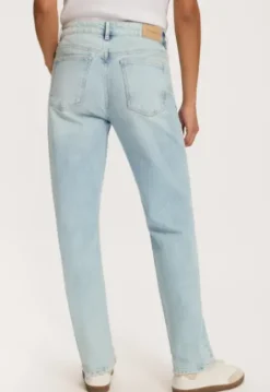 Liv Straight Jeans