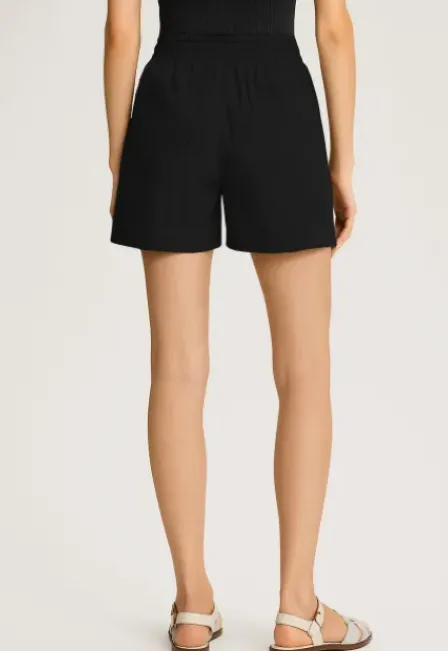 Manica Short
