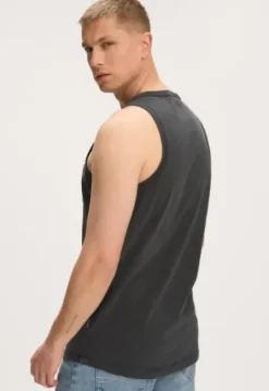 Moker T-Shirt