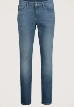Porter Slim Tapered Jeans