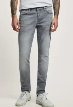 Porter Slim Tapered Jeans