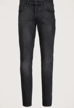 Porter Slim Tapered Jeans