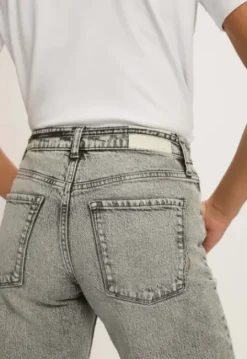 Ruby Wide Leg Jeans